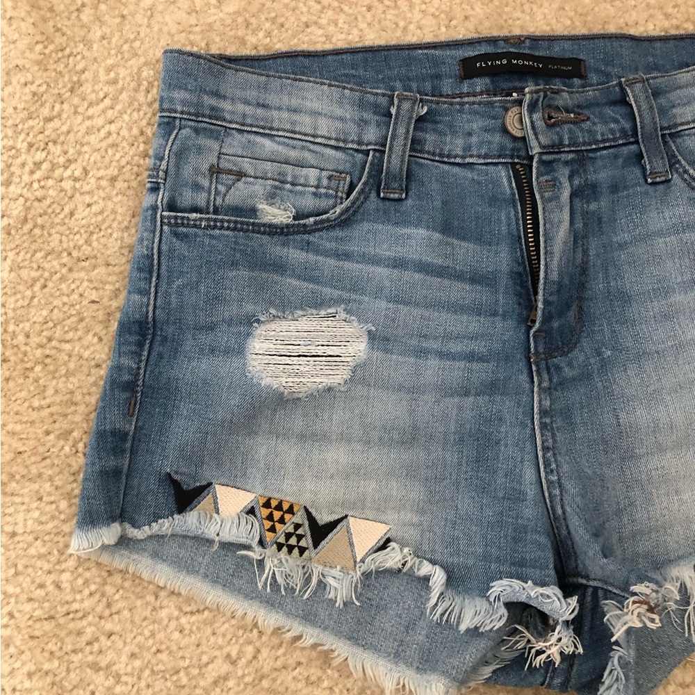 Flying Monkey High Rise Embroidered Raw Hem Denim Shorts. NWOT! Sz 25 - Picture 7 of 11